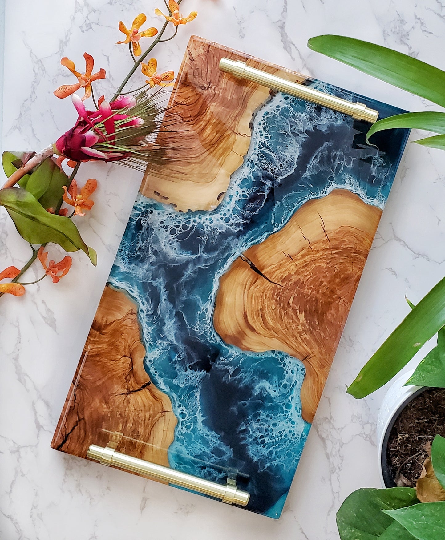 Deep Coast Olive Wood Island Tray